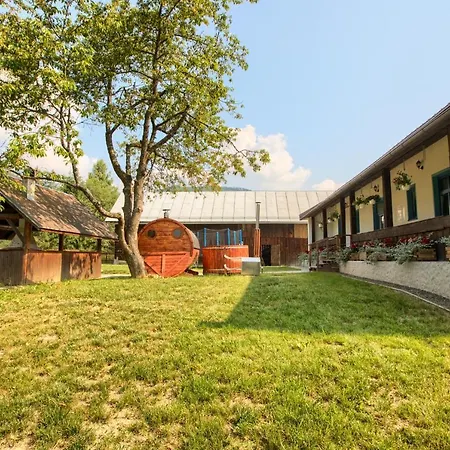 Rozpravkova Hajenka V Nizkych Tatrach Dağ evi *