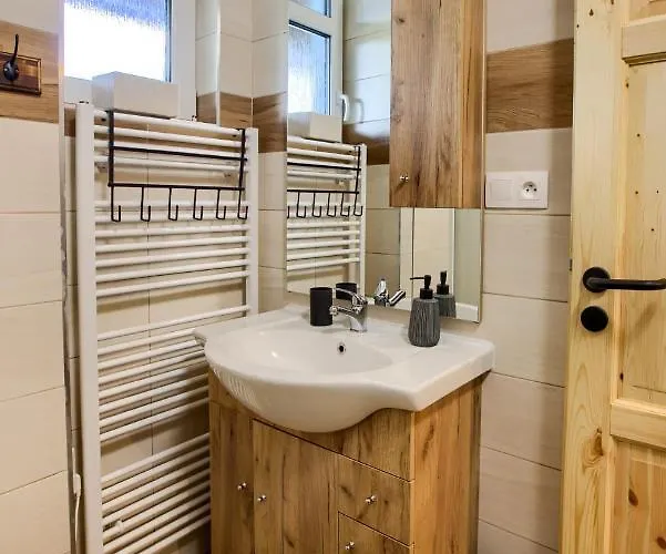 Rozpravkova Hajenka V Nizkych Tatrach * Brezno